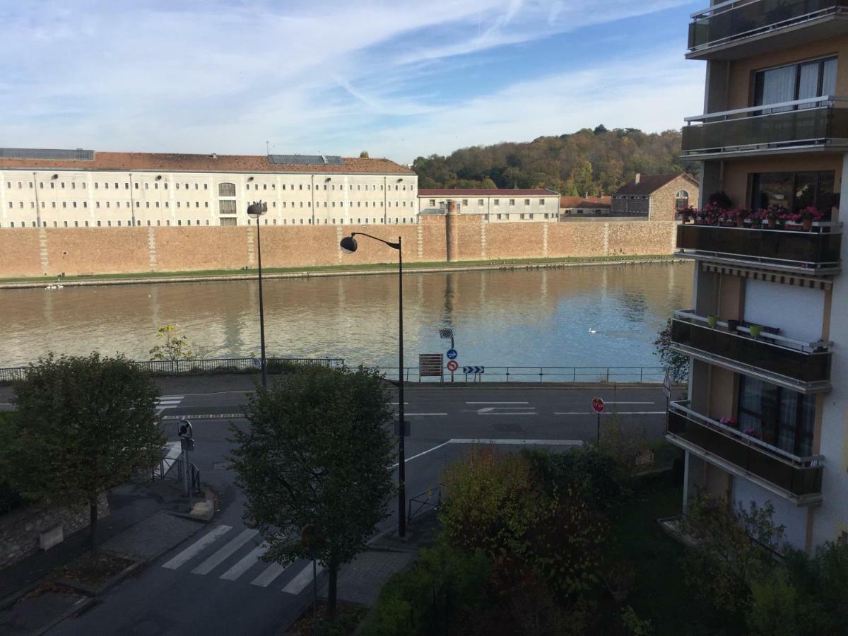 Grand Appartement A Louer Vue Sur Seine Melun Dış mekan fotoğraf